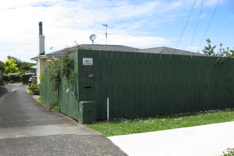 Photo of property in 2/59 Mountain Road, Mangere Bridge, Auckland, 2022