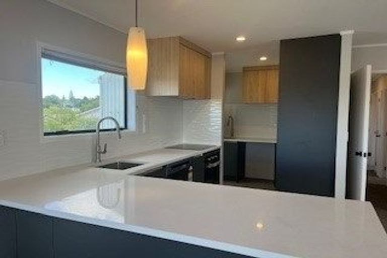 Photo of property in 1/40c West Coast Road, Glen Eden, Auckland, 0602
