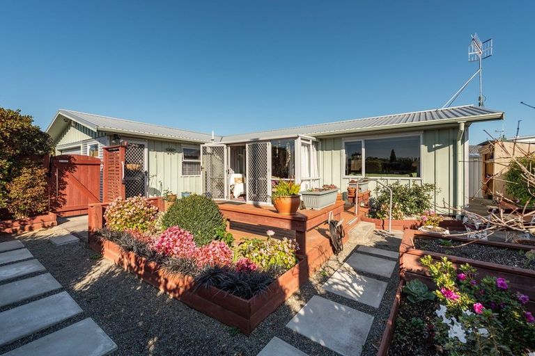 Photo of property in 2 Meadowvale Drive, Levin, 5510