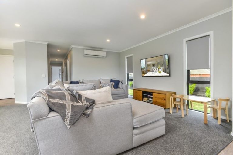 Photo of property in 11 Wescombe Grove, Feilding, 4702