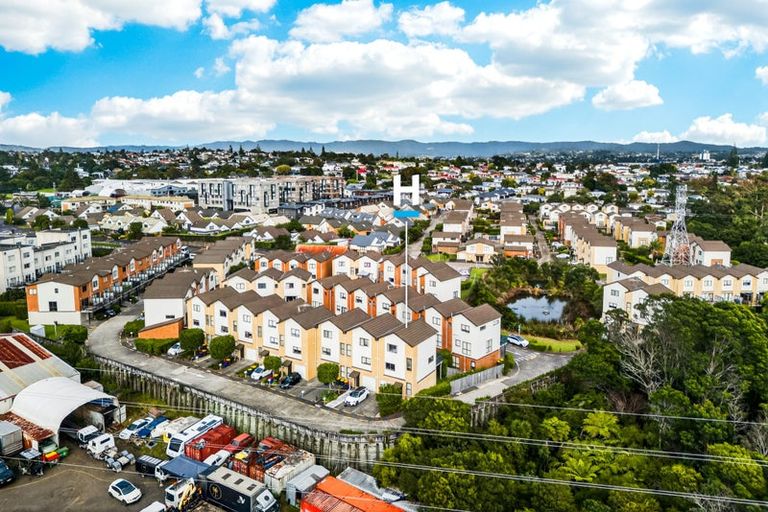 Photo of property in St Claire Village, 213/172 Mcleod Road, Te Atatu South, Auckland, 0610