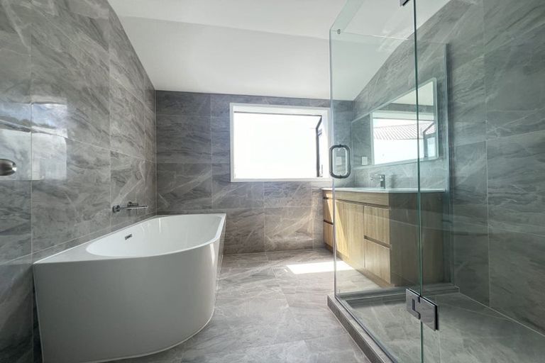 Photo of property in 12 Leven Lane, Totara Heights, Auckland, 2105