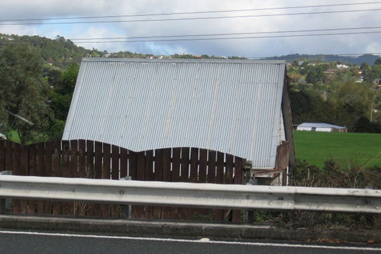 Photo of property in 83 Captain Scott Road, Glen Eden, Auckland, 0602