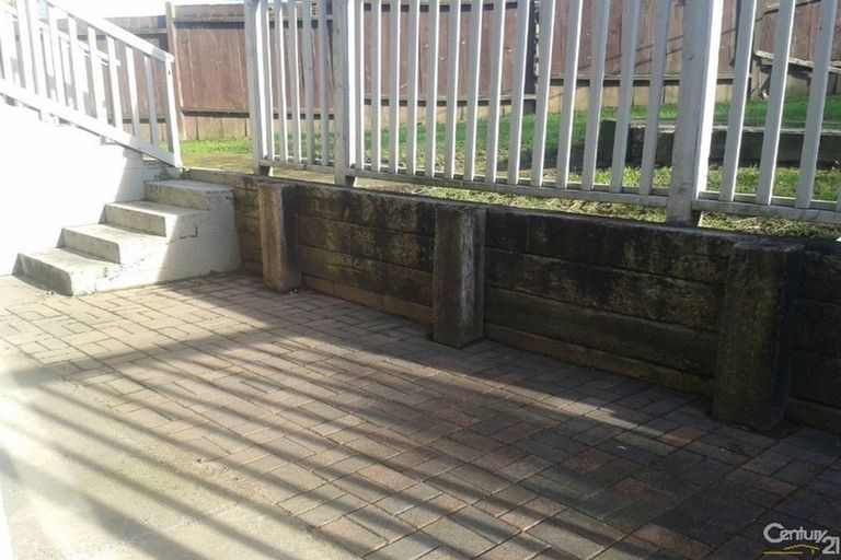 Photo of property in 40 Chatsworth Crescent, Pakuranga Heights, Auckland, 2010