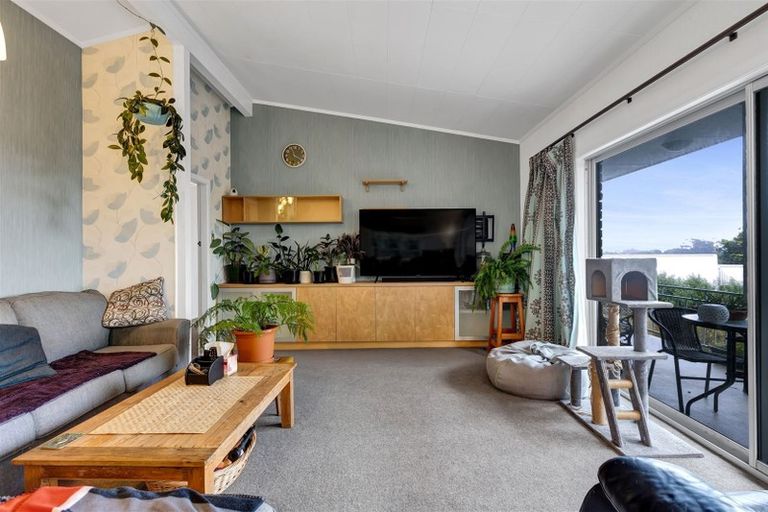 Photo of property in 18d Montana Place, Merrilands, New Plymouth, 4312