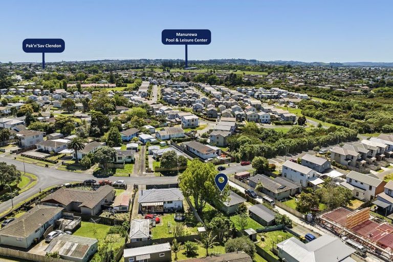 Photo of property in 27 Becker Drive, Weymouth, Auckland, 2103