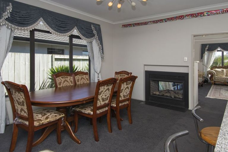 Photo of property in 102 Oriental Parade, Papamoa Beach, Papamoa, 3118