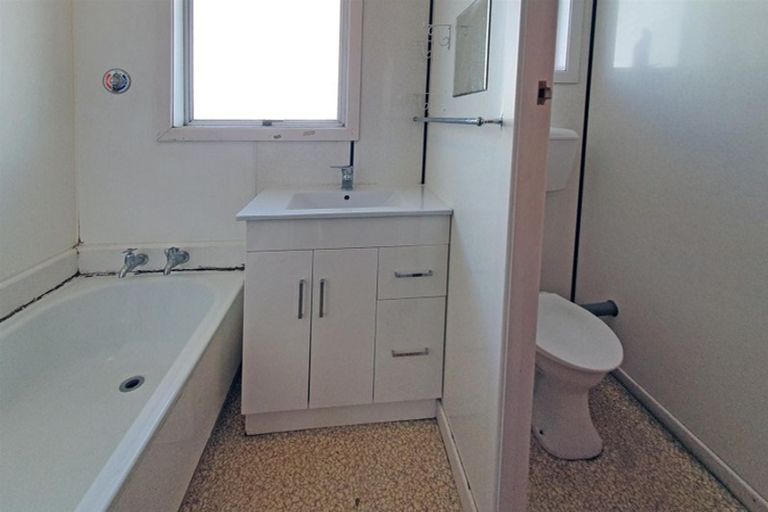 Photo of property in 76b Eliot Street, New Plymouth, 4310