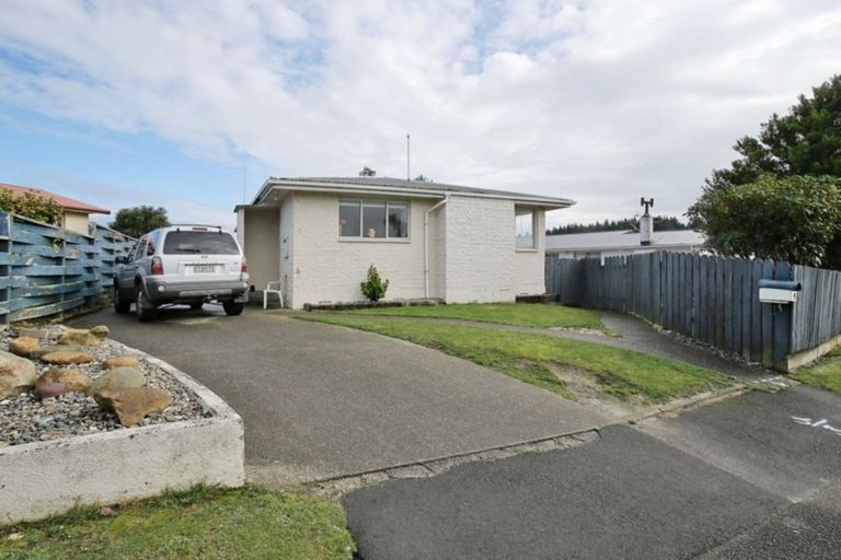 Photo of property in 9 Burns Street, Kew, Invercargill, 9812