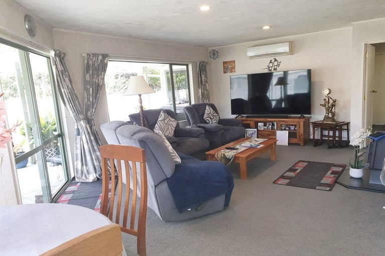 Photo of property in 2/15 Burness Road, Greenmeadows, Napier, 4112