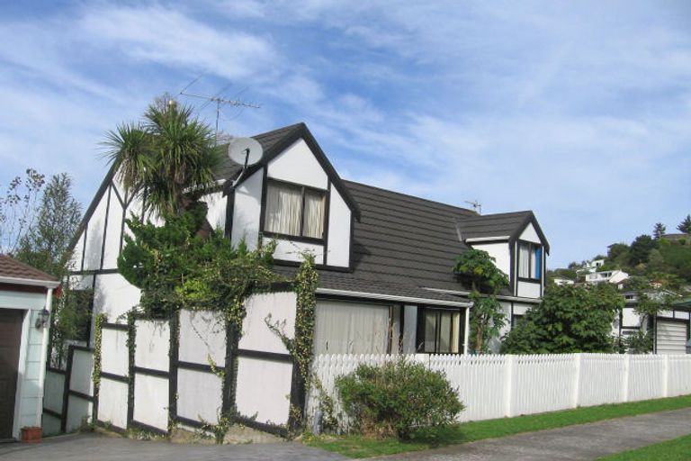 Photo of property in 4 Westra View, Tawa, Wellington, 5028