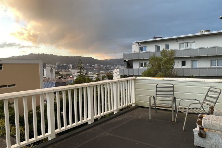 Photo of property in 16 Austin Street, Mount Victoria, Wellington, 6011