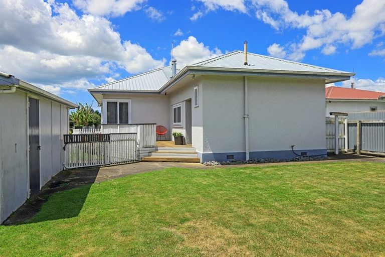 Photo of property in 215 Mayfair Avenue, Mayfair, Hastings, 4122