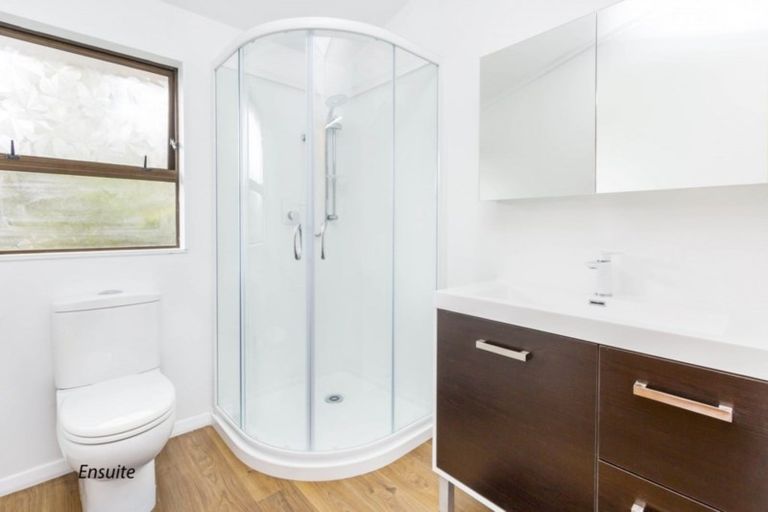 Photo of property in 13 Seymour Grove, Kingsley Heights, Upper Hutt, 5018