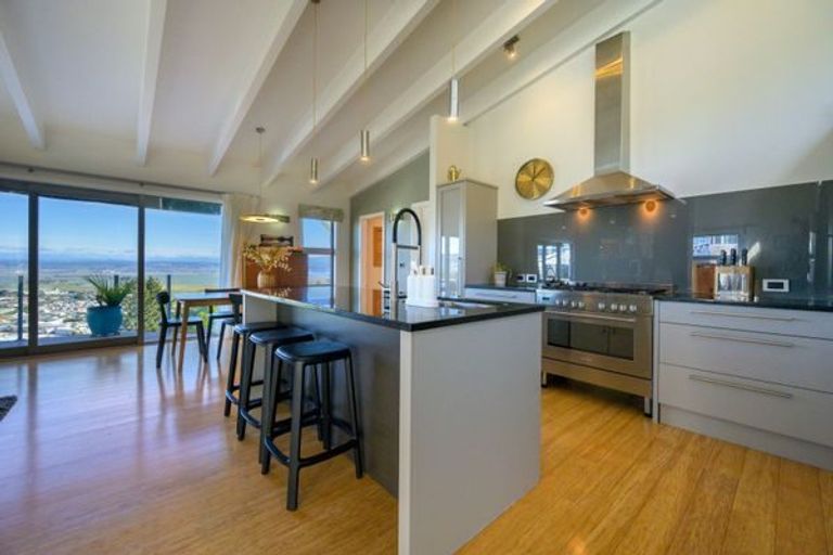Photo of property in 28 Commodore Place, Britannia Heights, Nelson, 7010