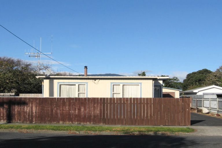 Photo of property in 44 Aotaki Street, Otaki, 5512