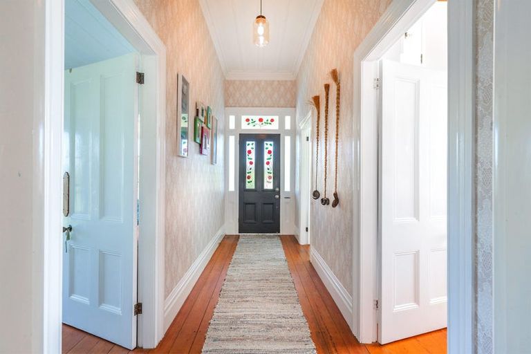 Photo of property in 73 Ranganui Road, Kaiwaka, 0573