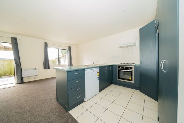 Photo of property in 2/3 Orwell Road, Greenhithe, Auckland, 0632