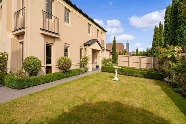 Photo of property in 12 Chateau Drive, Burnside, Christchurch, 8053