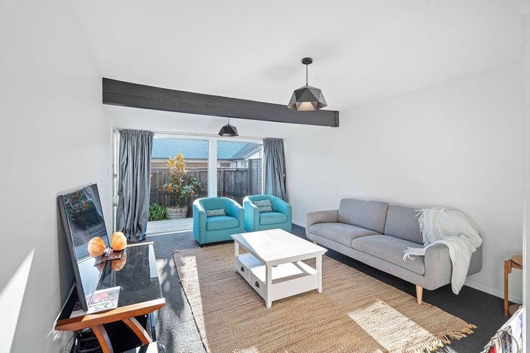 Photo of property in 2/321 Wairakei Road, Burnside, Christchurch, 8053