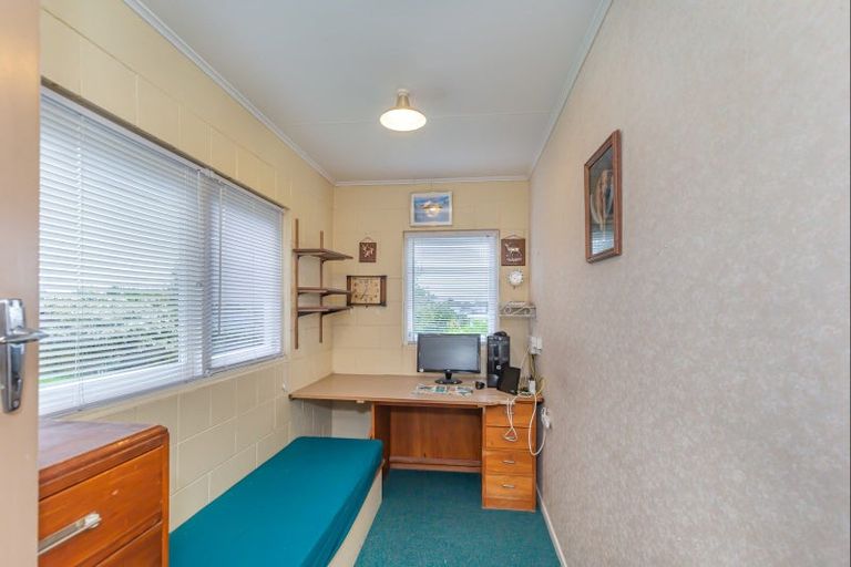 Photo of property in 27 Lancaster Street, Levin, 5510