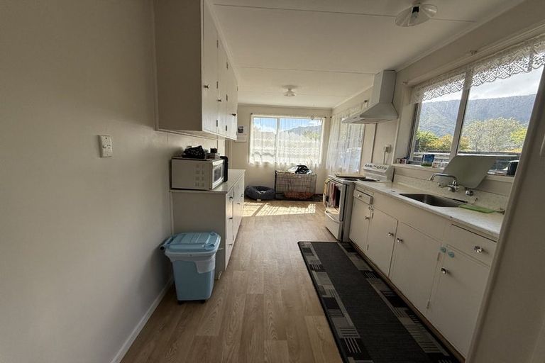 Photo of property in 27 Ranui Street, Waikawa, Picton, 7220