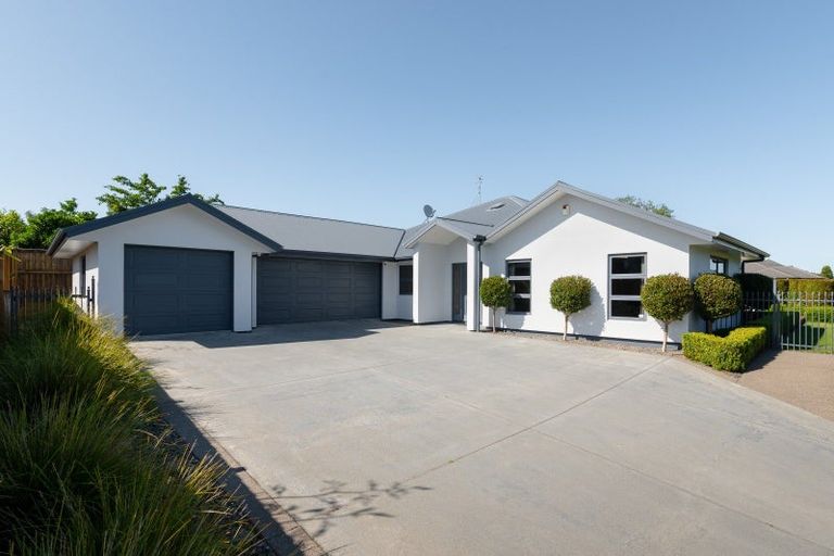 Photo of property in 2 Compton Grove, Huntington, Hamilton, 3210