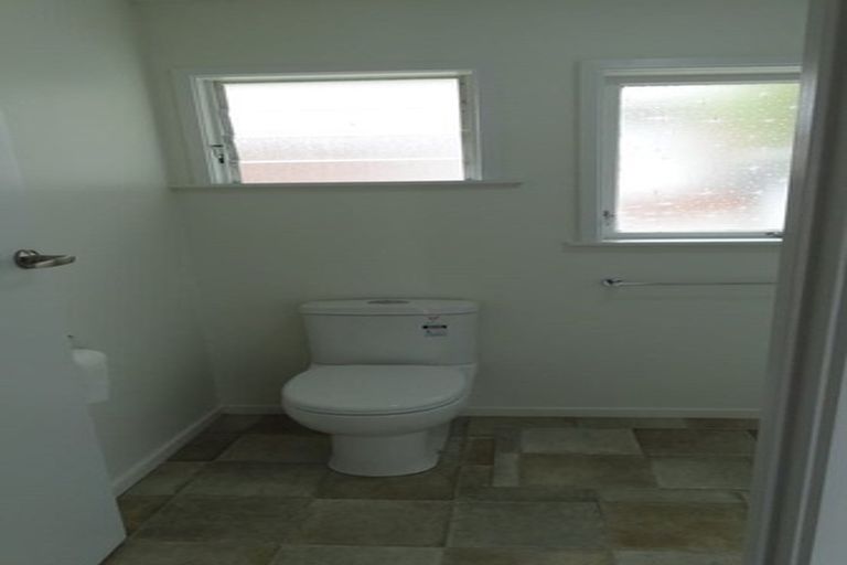 Photo of property in 2/1 Evelyn Place, Hillcrest, Auckland, 0627