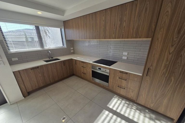 Photo of property in 3/9 Edgeware Road, St Albans, Christchurch, 8014