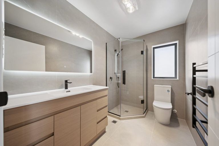 Photo of property in 10 Clendon Place, Manurewa, Auckland, 2102