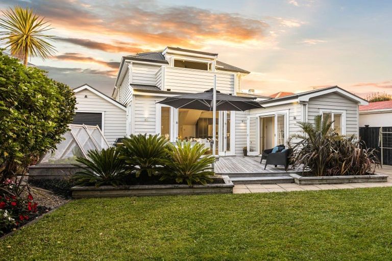 Photo of property in 16 Calliope Road, Devonport, Auckland, 0624