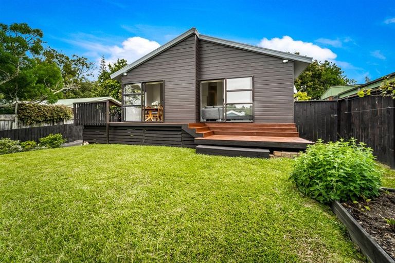 Photo of property in 70b Gledstane Road, Stanmore Bay, Whangaparaoa, 0932