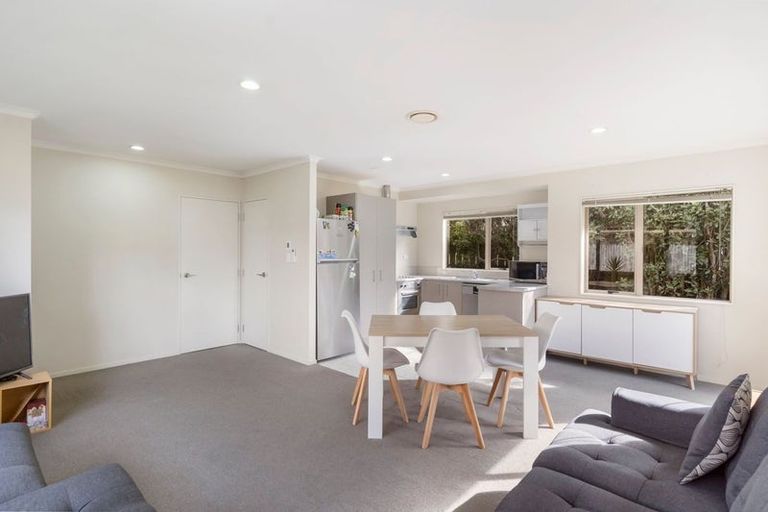 Photo of property in 12 Orbit Place, Flat Bush, Auckland, 2019