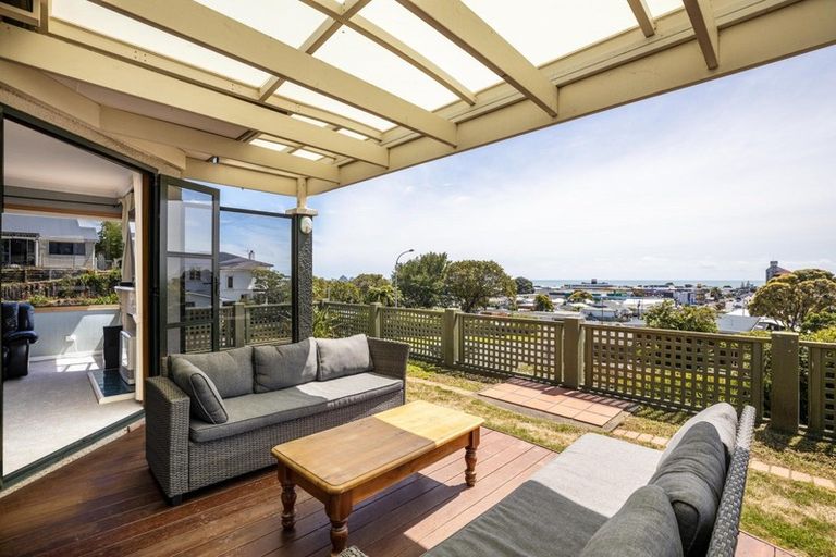 Photo of property in 87 Eliot Street, New Plymouth, 4310