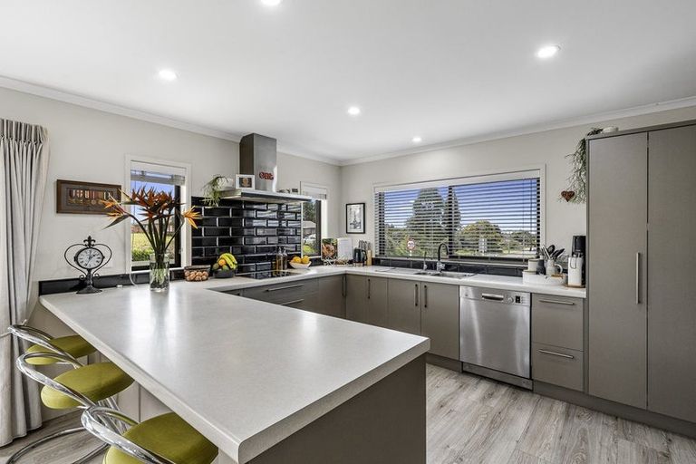 Photo of property in 38 Carmichael Road, Bethlehem, Tauranga, 3110