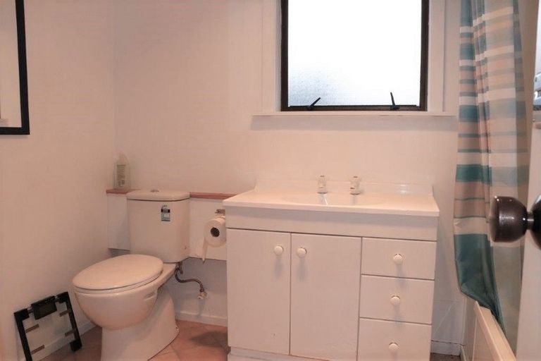 Photo of property in 2/54 Pooks Road, Ranui, Auckland, 0612