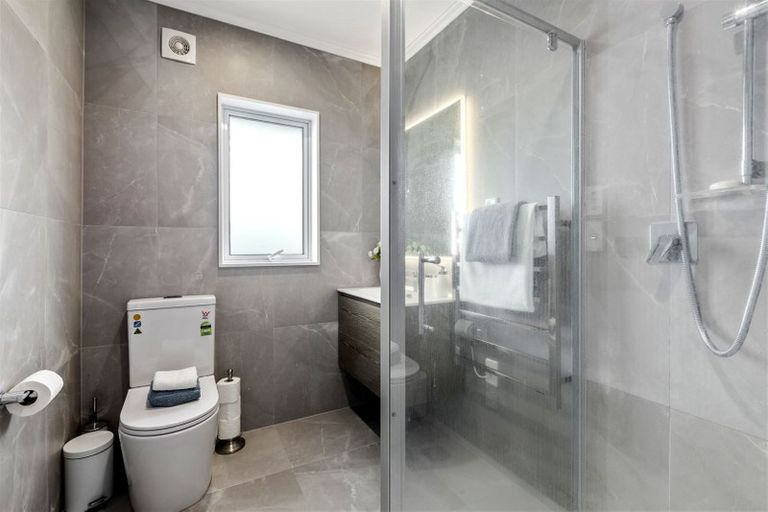 Photo of property in 89 East Coast Road, Castor Bay, Auckland, 0620