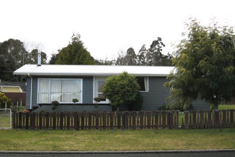 Photo of property in 1 Par Place, Kinloch, Taupo, 3377