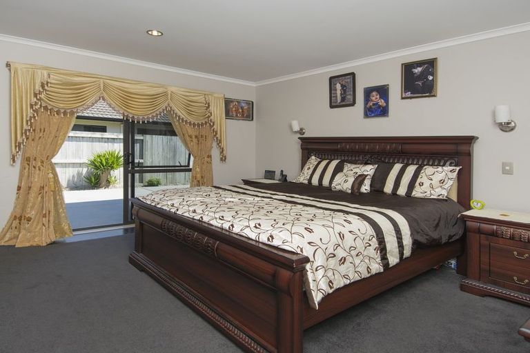 Photo of property in 102 Oriental Parade, Papamoa Beach, Papamoa, 3118