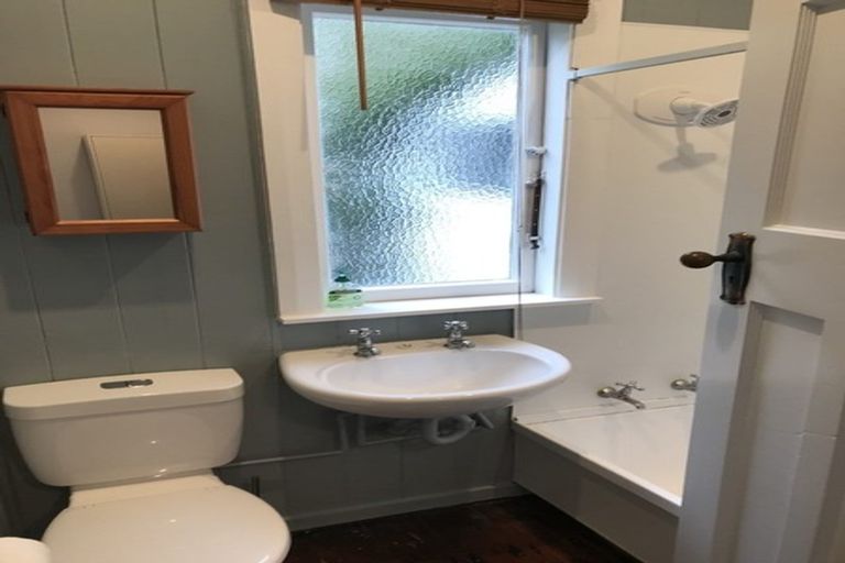 Photo of property in 49 Clyde Street, Island Bay, Wellington, 6023