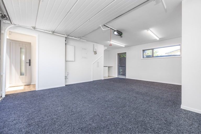 Photo of property in 1/94 Target Road, Totara Vale, Auckland, 0629