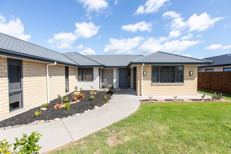 Photo of property in 27 Costello Drive, Ngatea, 3503