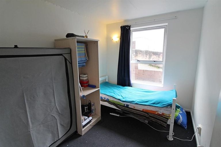 Photo of property in 102 Harbour Terrace, North Dunedin, Dunedin, 9016