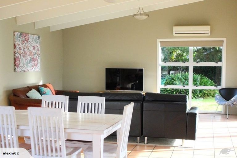 Photo of property in 9 Monument Road, Clevedon, Papakura, 2582