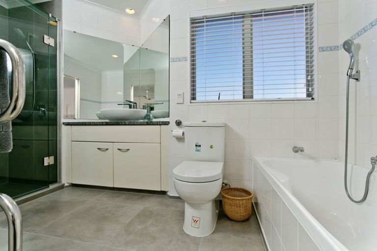 Photo of property in 27 Crestview Place, Browns Bay, Auckland, 0630