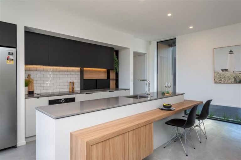 Photo of property in 58 Wai-iti Terrace, Burnside, Christchurch, 8052