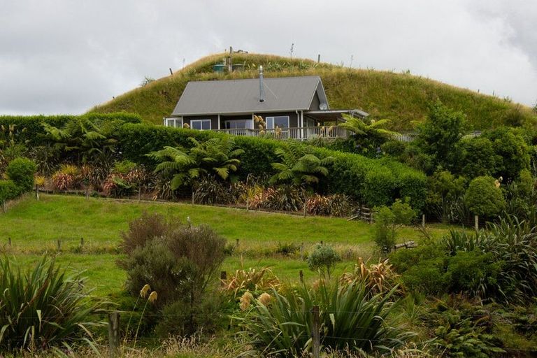 Photo of property in 828 Dover Road, Okato, New Plymouth, 4374