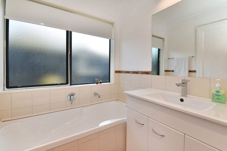 Photo of property in 342 Gulf Harbour Drive, Gulf Harbour, Whangaparaoa, 0930