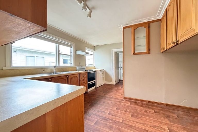 Photo of property in 2 Aparima Avenue, Miramar, Wellington, 6022