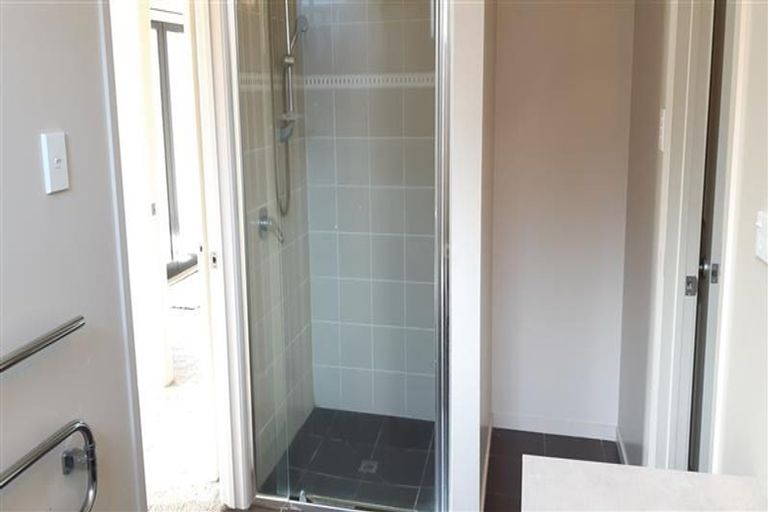 Photo of property in 5 Monet Grove, West Harbour, Auckland, 0618